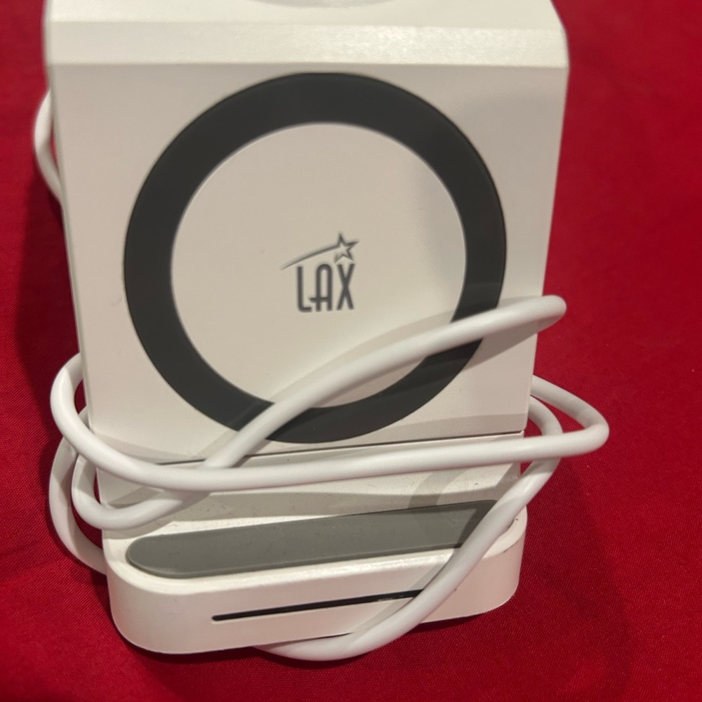 LAX Wireless Charger with Cable